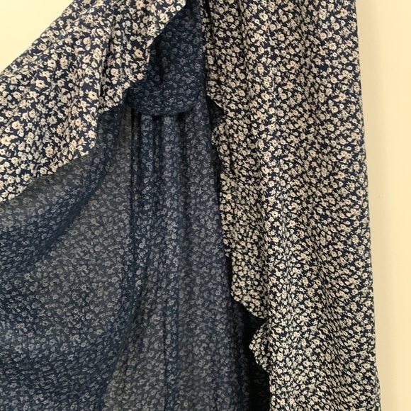 Hollister XS Floral Print Open Ruffled Leg Dress - Picture 7 of 14